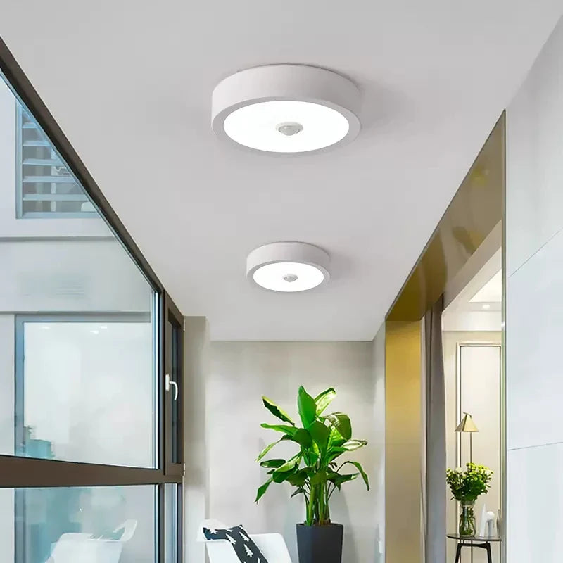 plafonnier led moderne pour une ambiance intérieure élégante.