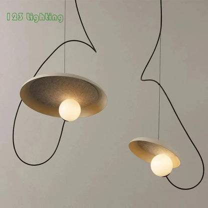 suspension led 3d design avec boule mobile et cordon ajustable.