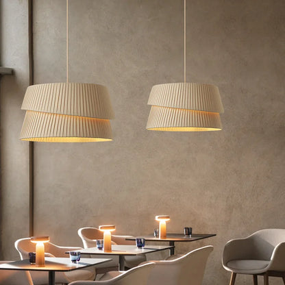 lustre minimaliste en tissu fait main style wabi sabi.