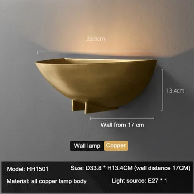 lampe de chevet en cuivre haut de gamme pour intérieur élégant.