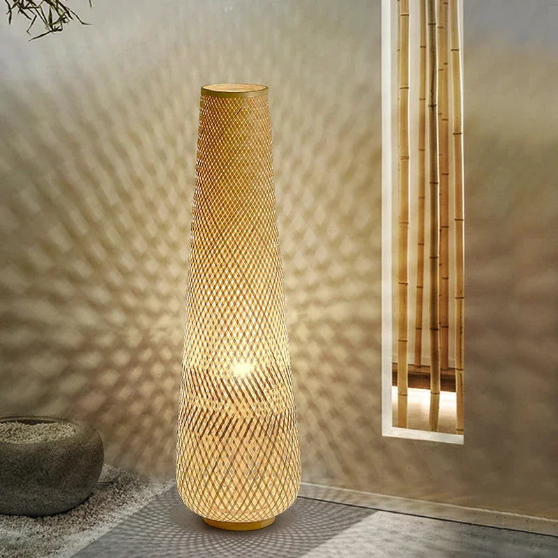 lampadaire cylindrique en bois et osier rétro tissé en bambou.