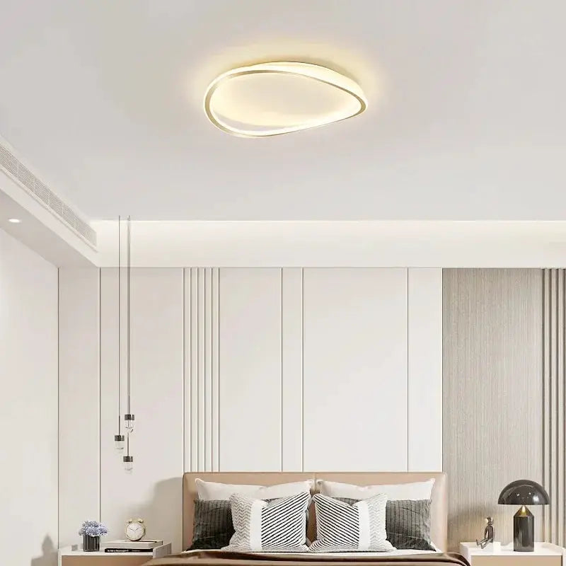 lustre moderne à led pour décoration intérieure élégante.