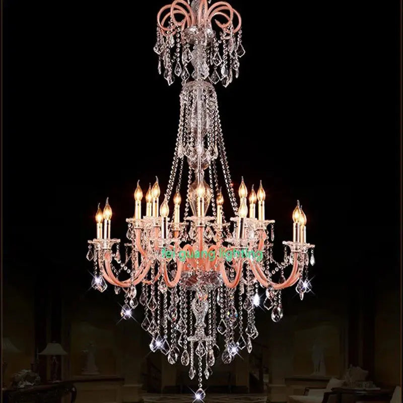 lustre moderne en cristal pour décoration intérieure élégante.