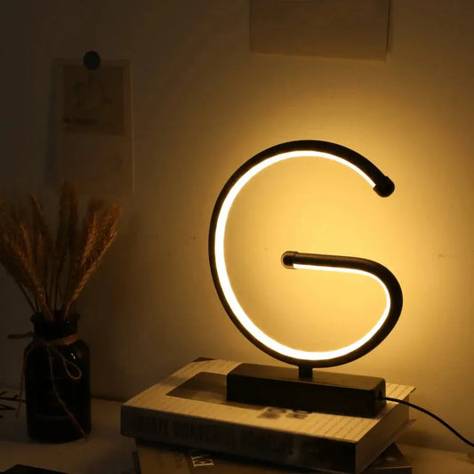 lampe usb créative en forme de g pour décoration intérieure.