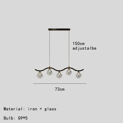 suspension moderne en verre et métal pour intérieur.