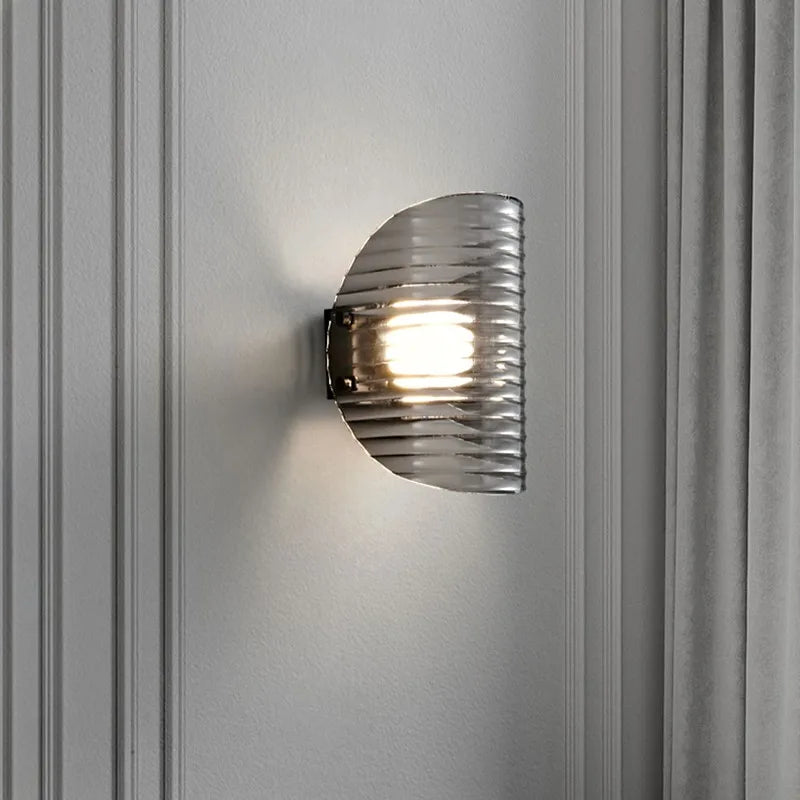 lampe de chevet nordique moderne pour intérieur élégant.