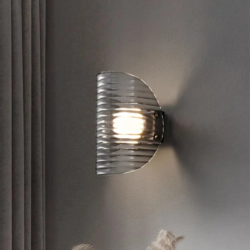 lampe de chevet nordique moderne pour intérieur élégant.