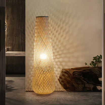 lampadaire cylindrique en bois et osier rétro tissé en bambou.