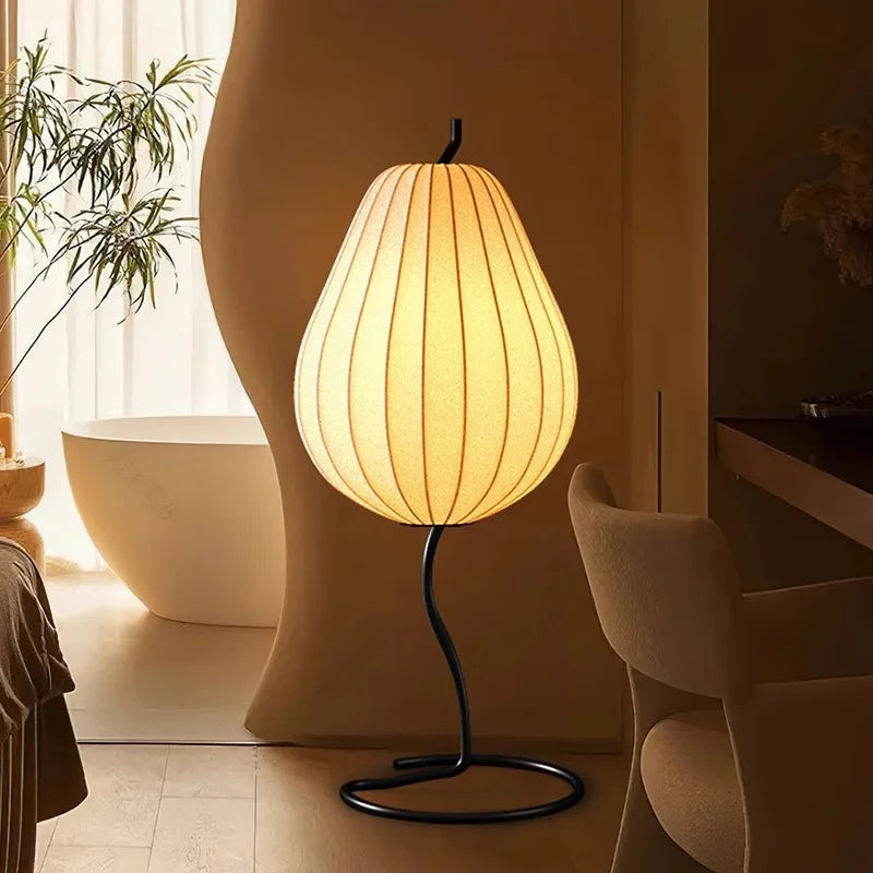 lampe de sol japonaise en soie design poire élégante et moderne.