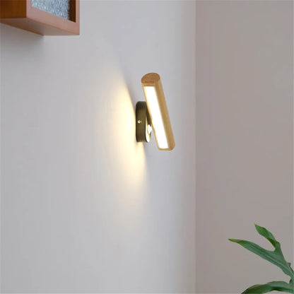 applique murale rotative minimaliste en bois avec interrupteur LED.