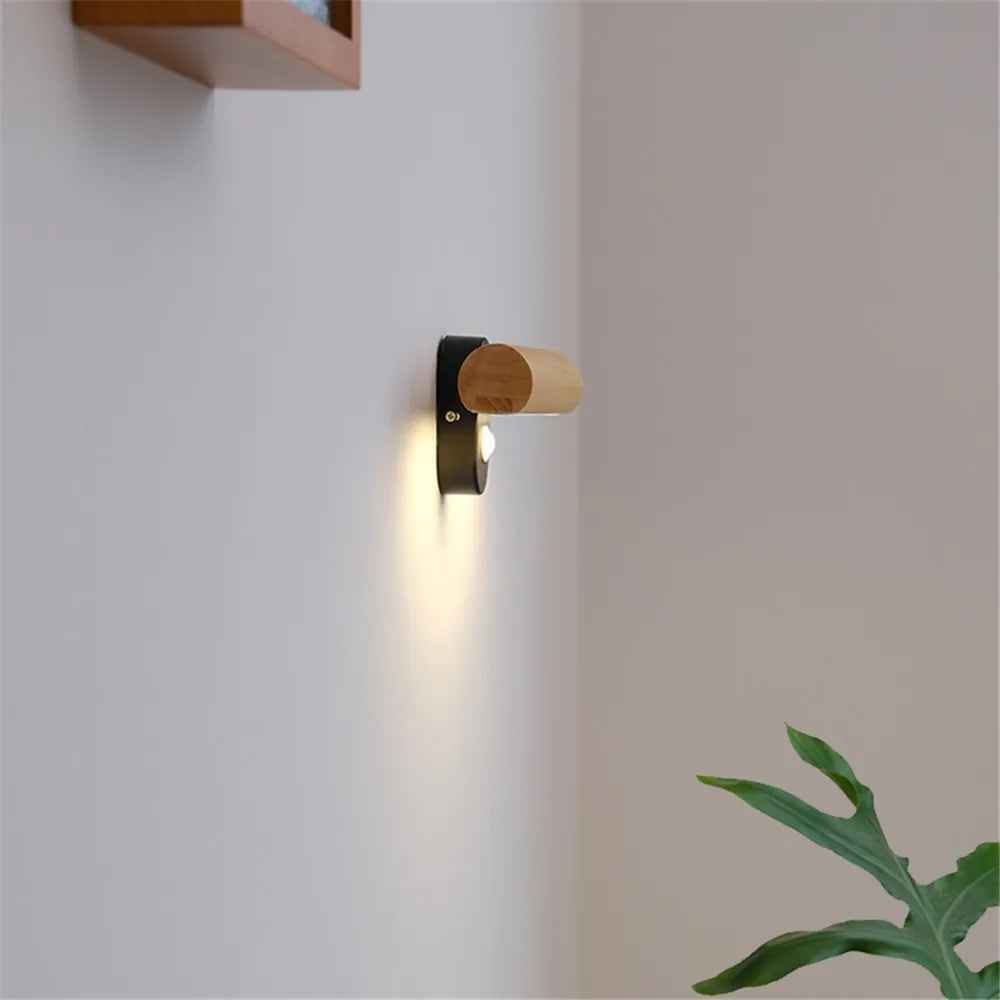 applique murale rotative minimaliste en bois avec interrupteur LED.