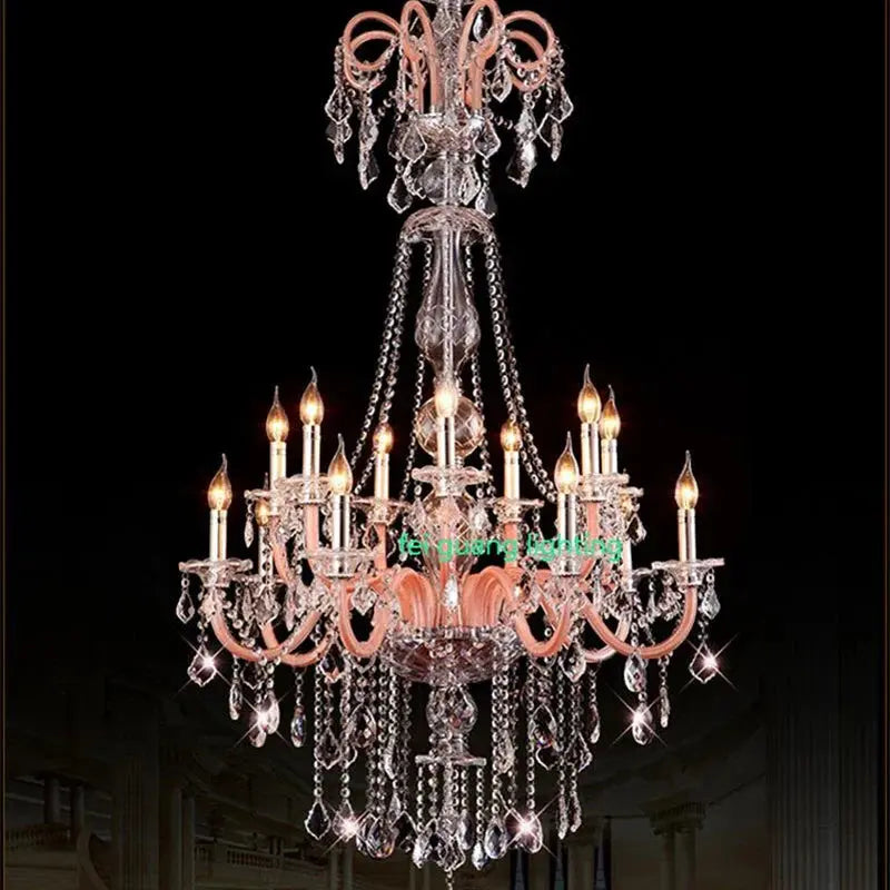 lustre moderne en cristal pour décoration intérieure élégante.