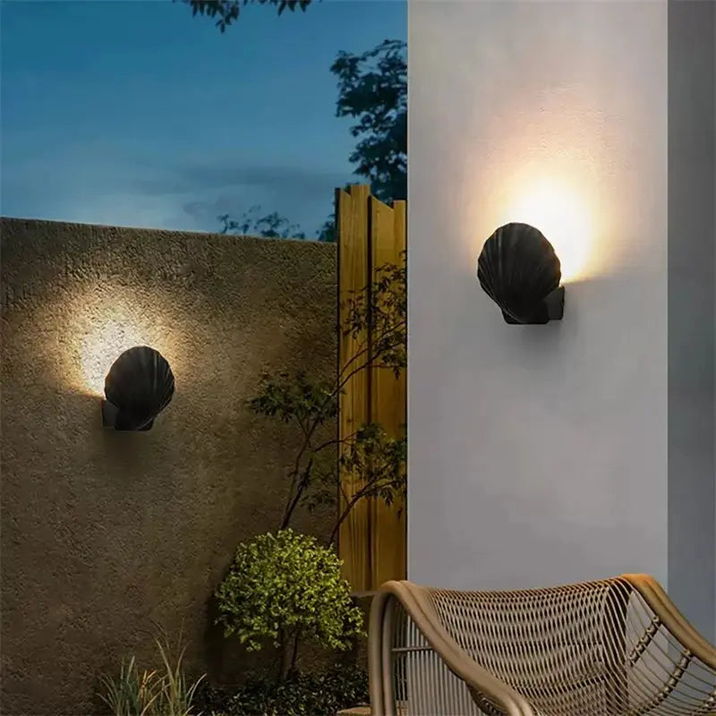 applique murale led design moderne étanche pour extérieur jardin.