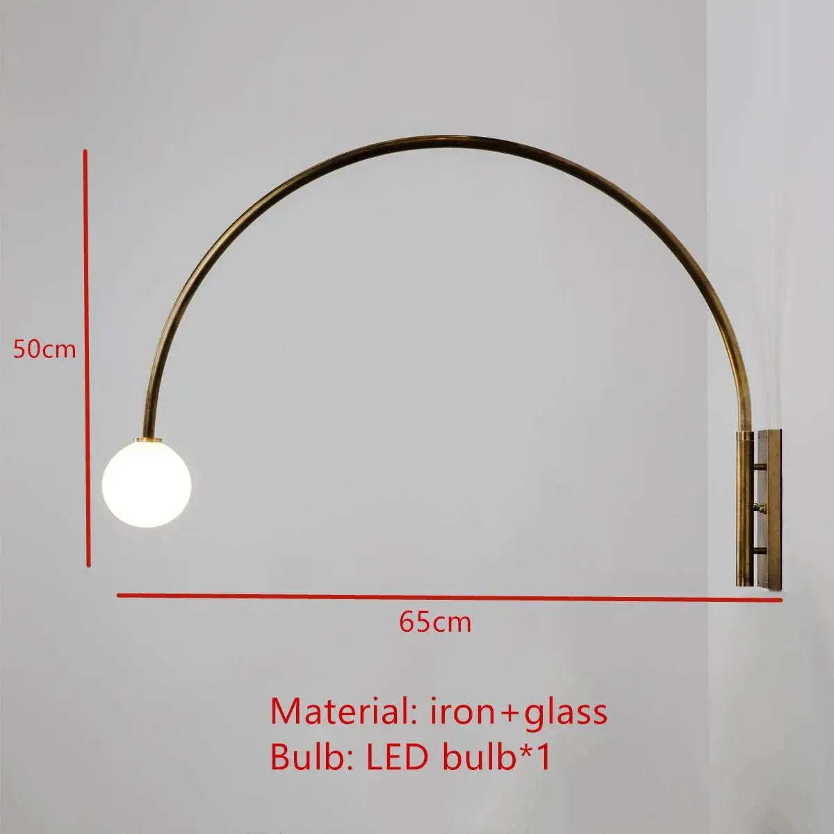 applique murale led en arc doré design moderne pour intérieur élégant.