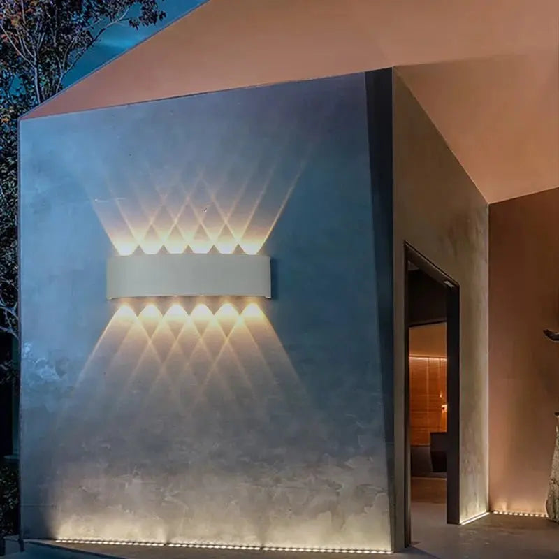 applique murale led extérieure en aluminium haute luminosité pour jardin et cour.